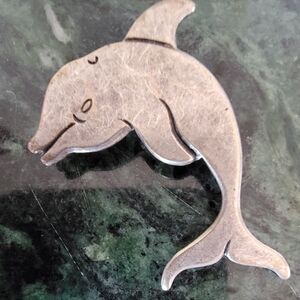 VINTAGE Silver tone Dolphin 🐬 Brooch